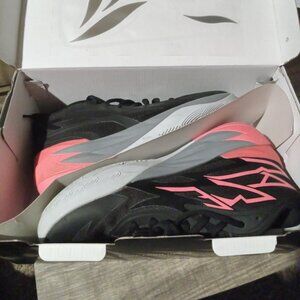 Melo men's basketball shoes